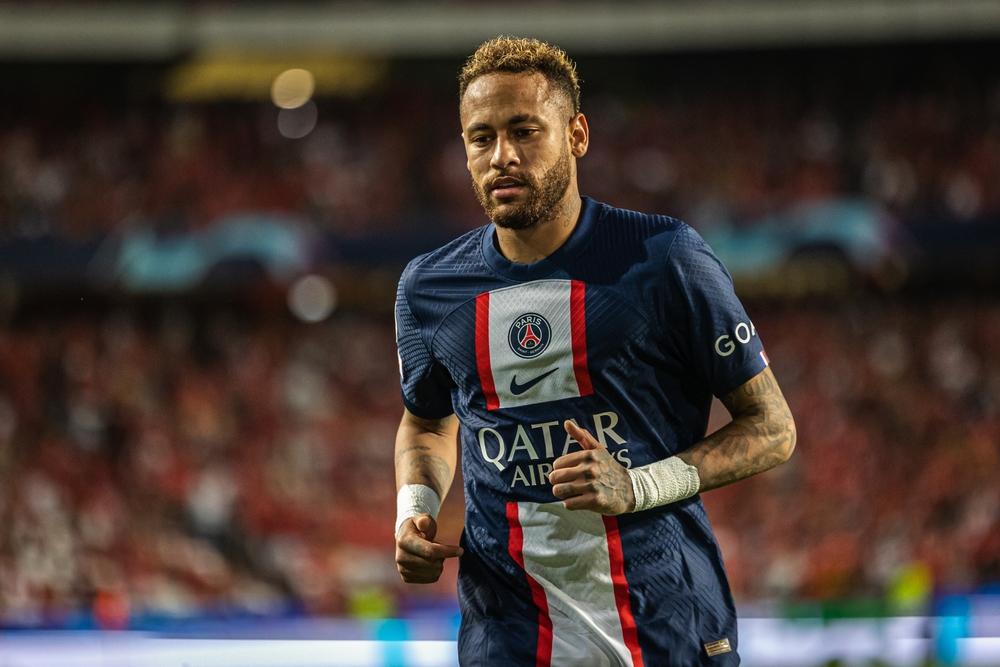 Neymar não é relacionado pelo Al-Hilal e tem estreia pelo clube